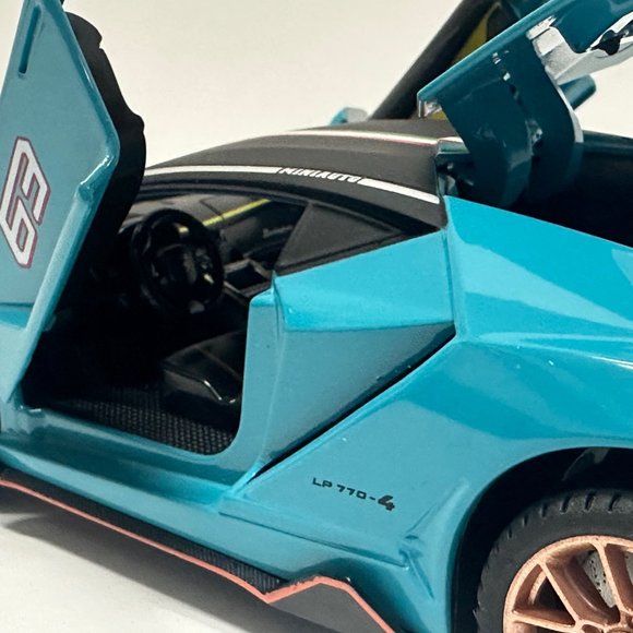 1:24 Lamborghini Centenario Diecast With Headlight & Taillight LED Blue - Picture 7 of 9